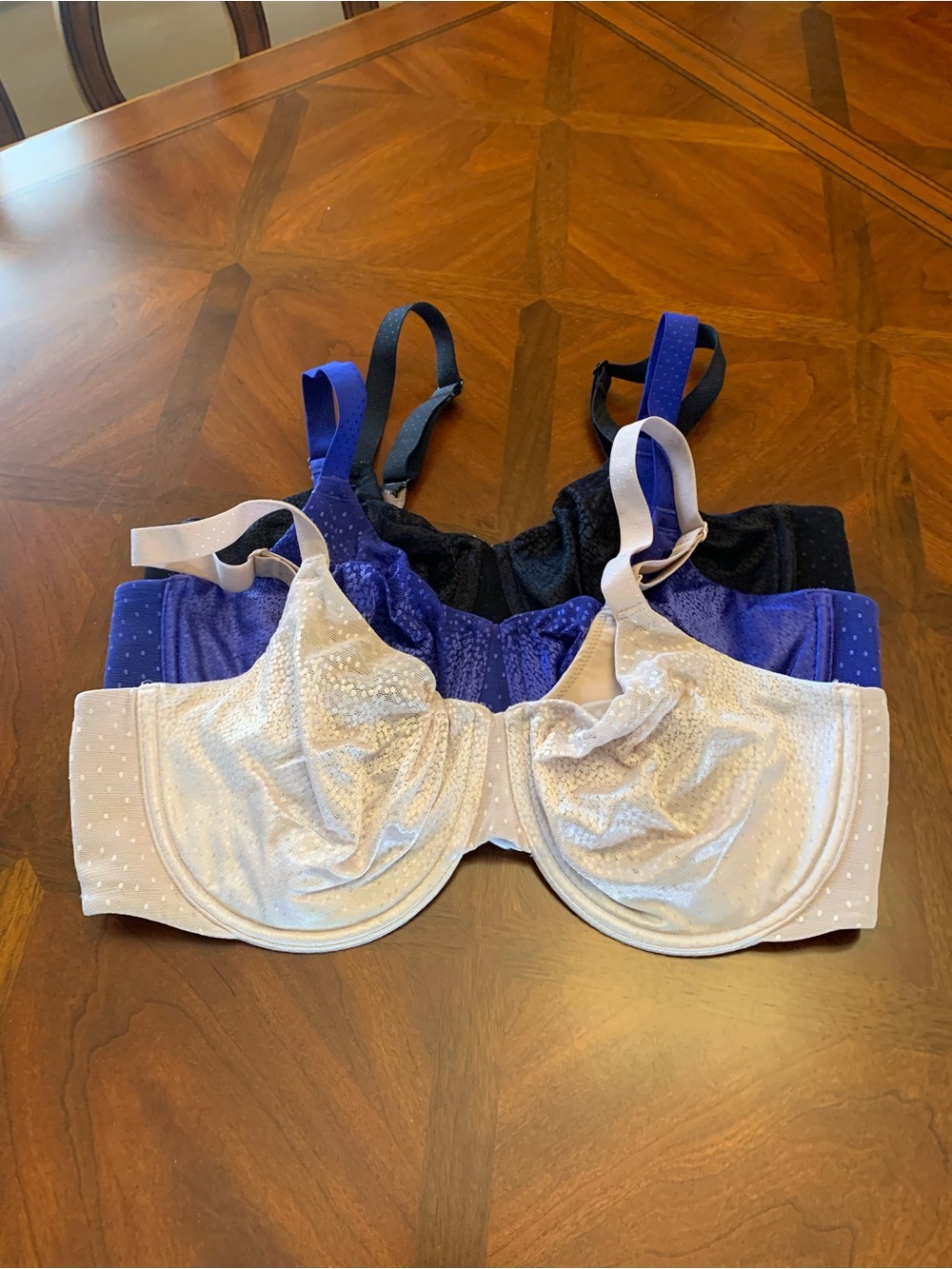 Wacoal Back Appeal Underwire Bra - Cream, Blue and Black. Size 38DD